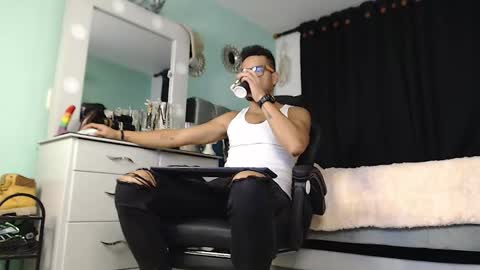 Chriss Morales online show from 6, 2, 2025