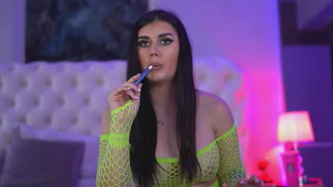 Snapshot of kenndramoon chatting on 4, 11, 2025 Kendra online show from 4, 11, 2025