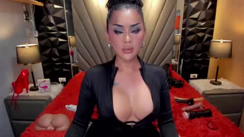 CrimsonWhisper online show from 11, 10, 2025