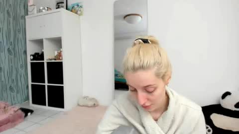 Snapshot of kenziedawton chatting on 24, 5, 2026 Kenzie online show from 24, 5, 2026