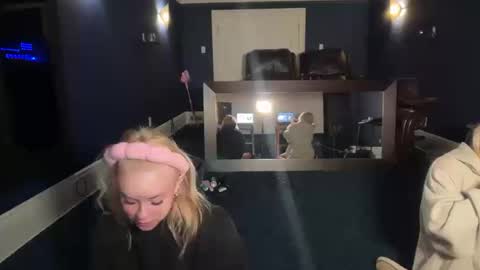 kenziesmithh online show from 12, 10, 2025