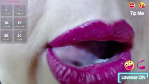 Snapshot of kerly_doll chatting on 18, 12, 2024 K E R L Y online show from 18, 12, 2024