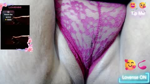 Snapshot of kerly_doll chatting on 6, 1, 2025 K E R L Y online show from 6, 1, 2025