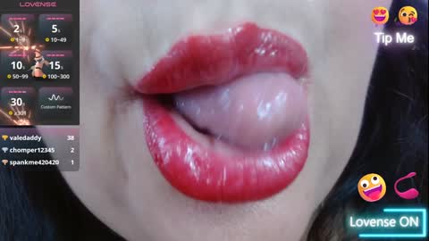 Snapshot of kerly_doll chatting on 7, 1, 2025 K E R L Y online show from 7, 1, 2025