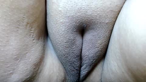 Snapshot of kerly_doll chatting on 8, 1, 2025 K E R L Y online show from 8, 1, 2025