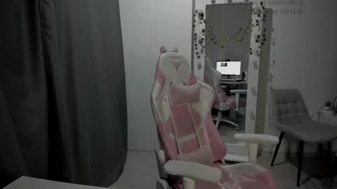 Snapshot of kesh_mne chatting on 12, 9, 2025 kesh_mne online show from 12, 9, 2025
