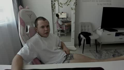 Snapshot of kesh_mne chatting on 18, 9, 2025 kesh_mne online show from 18, 9, 2025