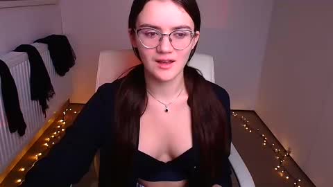 Snapshot of ketrin_pirsss chatting on 30, 1, 2025 Ketrin online show from 30, 1, 2025