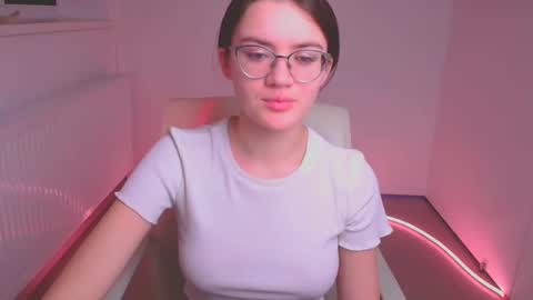 Snapshot of ketrin_pirsss chatting on 5, 2, 2025 Ketrin online show from 5, 2, 2025