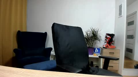 Snapshot of kevin_park chatting on 25, 10, 2025 Kev online show from 25, 10, 2025