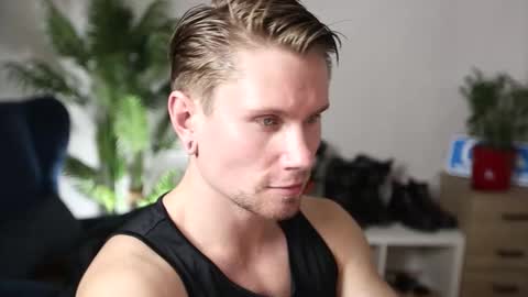 Snapshot of kevin_park chatting on 25, 11, 2025 Kev online show from 25, 11, 2025