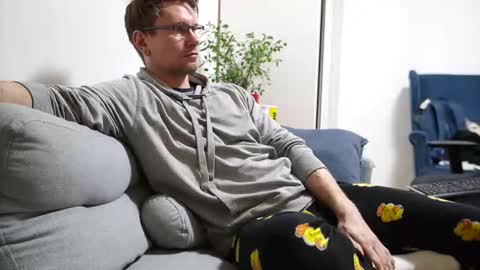 Snapshot of kevin_park chatting on 15, 12, 2025 Kev online show from 15, 12, 2025