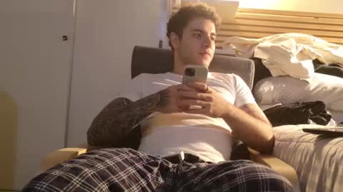 Snapshot of kevinwolf777 chatting on 5, 12, 2025 Kevin online show from 5, 12, 2025