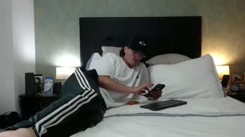 Snapshot of keyera chatting on 2, 11, 2025 keyera online show from 2, 11, 2025