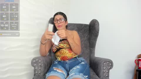 Snapshot of keyla_milf chatting on 6, 3, 2025 Keila Milf online show from 6, 3, 2025