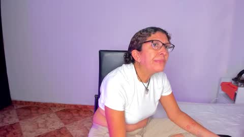 Snapshot of keyla_milf chatting on 2, 12, 2025 Keila Milf online show from 2, 12, 2025