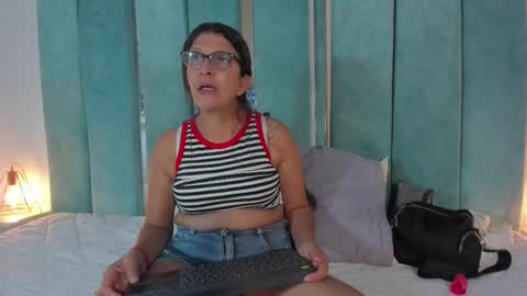 Snapshot of keyla_milf chatting on 3, 2, 2026 Keila Milf online show from 3, 2, 2026