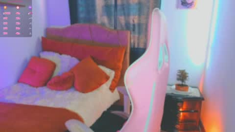 Snapshot of keyla_roberts_ chatting on 28, 5, 2026 Adhara. Help me reach 100 likes online show from 28, 5, 2026