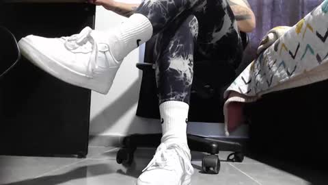     online show from 25, 2, 2026