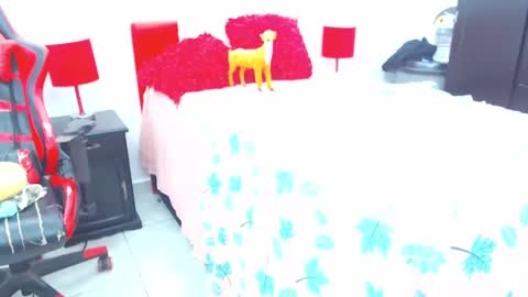 Sandy Saenz online show from 31, 1, 2025