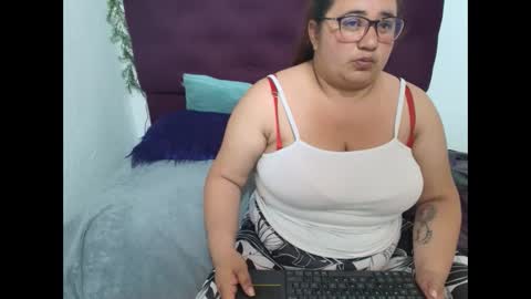 Snapshot of khloe_tommson_ chatting on 25, 9, 2025 khloe_tommson_ online show from 25, 9, 2025