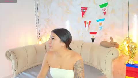 Snapshot of khloeblake chatting on 19, 6, 2026 Khloe online show from 19, 6, 2026