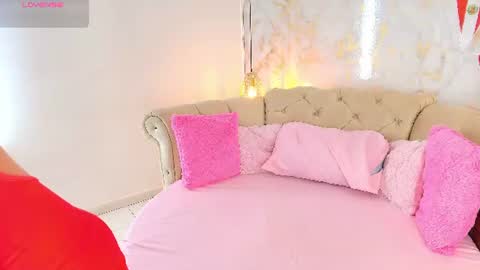 Snapshot of khloeblake chatting on 26, 6, 2026 Khloe online show from 26, 6, 2026