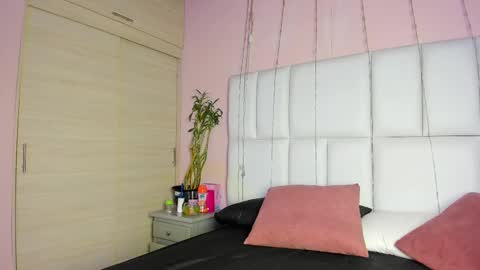    N         M online show from 10, 9, 2025