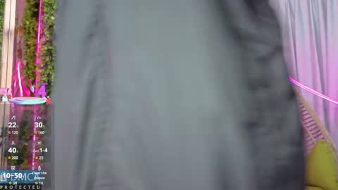 Snapshot of kiara_zahiri_ chatting on 4, 10, 2025 Kiara Zahiri online show from 4, 10, 2025