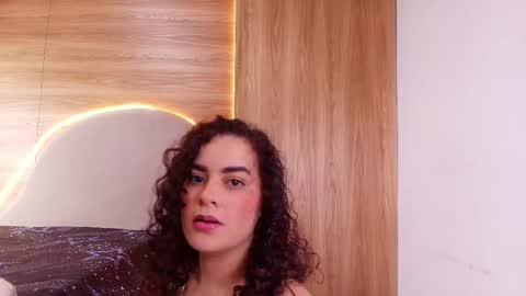 kiaralopez_ online show from 2, 4, 2026