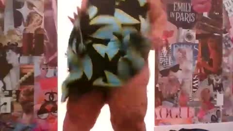Layna Lawless online show from 30, 4, 2026