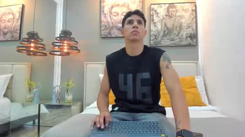 Snapshot of kieran_derek chatting on 25, 11, 2025 Kieran Derek online show from 25, 11, 2025