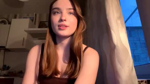 Ola my name is Lissa  Lets hit 10 Thumbs Up together   online show from 18, 3, 2026