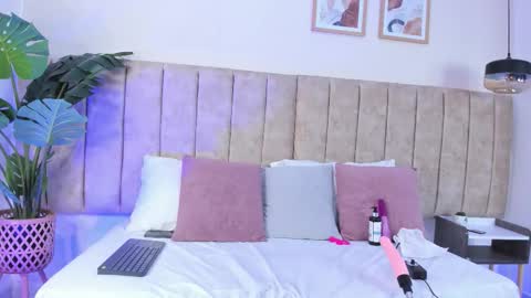 kira monroe online show from 21, 2, 2026