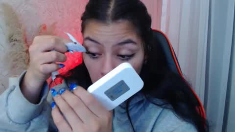 Snapshot of kiki_cams chatting on 4, 3, 2026 kIKI online show from 4, 3, 2026