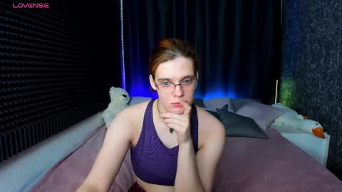 Snapshot of kiki_krash chatting on 10, 1, 2025 Kiki online show from 10, 1, 2025