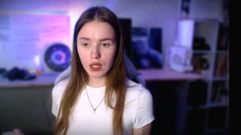 Snapshot of kikies_ chatting on 11, 12, 2024 Mika and Miranda online show from 11, 12, 2024