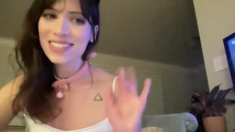 Kiki Hart online show from 7, 12, 2024