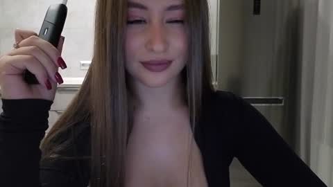 EvaAnna online show from 8, 6, 2026