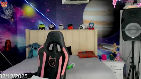 Snapshot of kilye_nellaa chatting on 2, 12, 2025 kylie anthonella online show from 2, 12, 2025