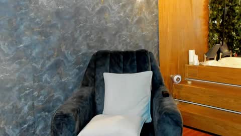 Kim online show from 3, 2, 2025