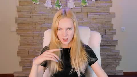 Snapshot of kim_boyd chatting on 8, 1, 2025 kim_boyd online show from 8, 1, 2025