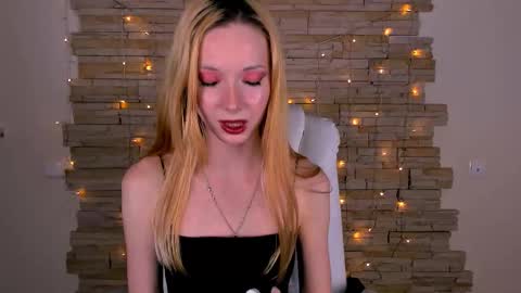 Snapshot of kim_boyd chatting on 8, 3, 2025 kim_boyd online show from 8, 3, 2025