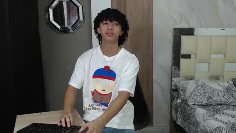 Snapshot of kim_curly_ chatting on 8, 2, 2026 KIM online show from 8, 2, 2026