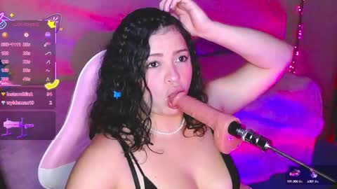 Snapshot of kim_saenz20 chatting on 4, 10, 2025 Kim Mishell online show from 4, 10, 2025