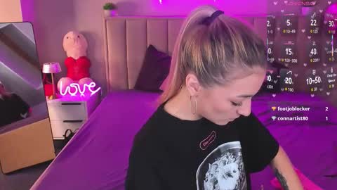 Snapshot of kimberlly_smith chatting on 4, 3, 2026 kimberlly_smith online show from 4, 3, 2026