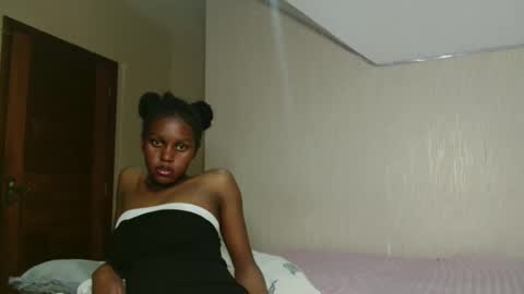 Snapshot of kimberly_chloe chatting on 8, 5, 2026 Kimberly online show from 8, 5, 2026