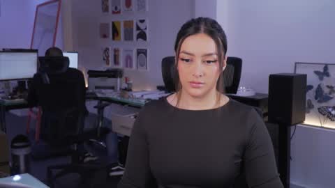 Kimberly 1200-1900 GMT-5 online show from 1, 12, 2025