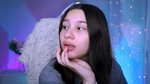 kimclarks online show from 19, 11, 2025