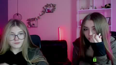 kimi_glow online show from 2, 5, 2026
